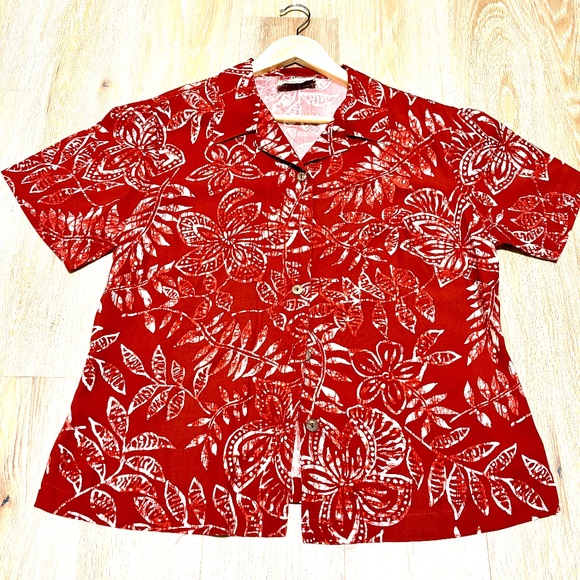 Red/White Floral Pattern Hawaiian Shirt - Picture 1 of 12